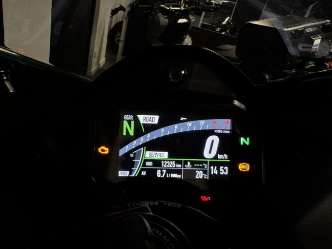 KAWASAKI ZX-10R 4