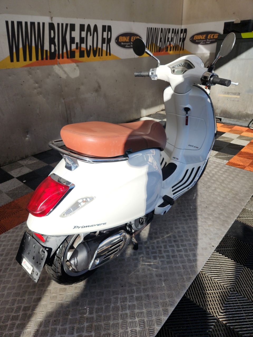 VESPA PRIMAVERA 125 4