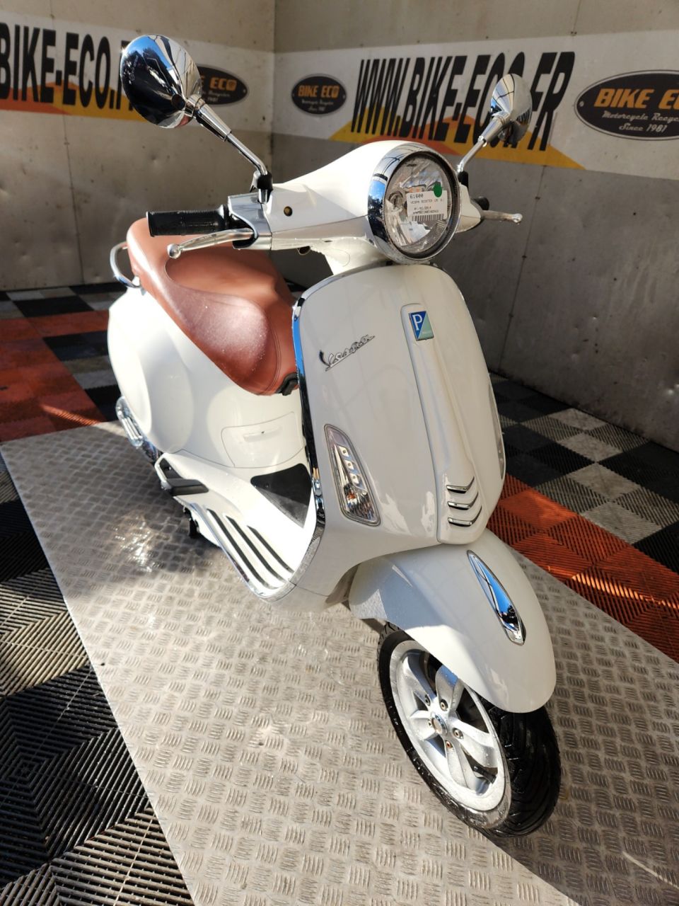 VESPA PRIMAVERA 125 4