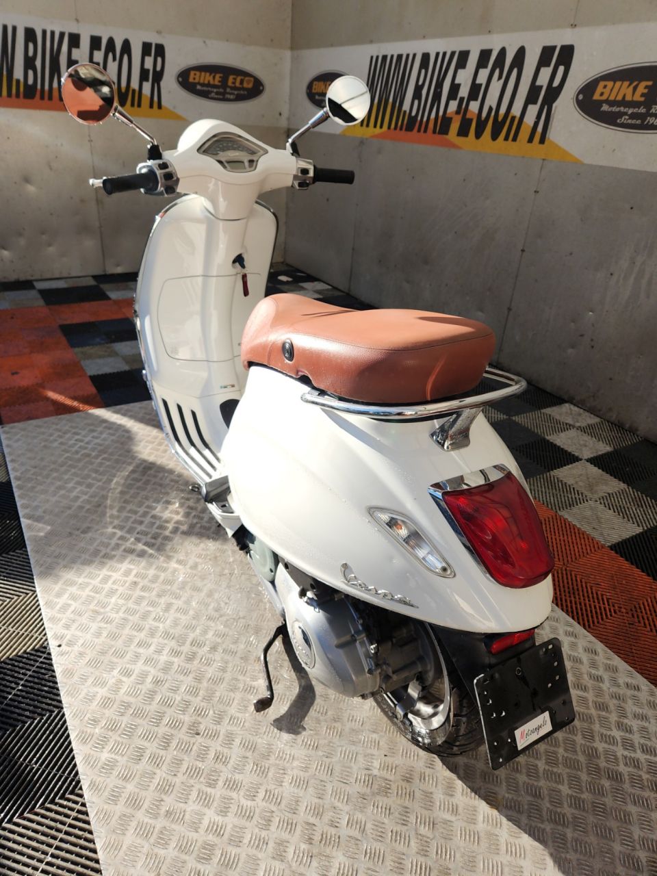 VESPA PRIMAVERA 125 4