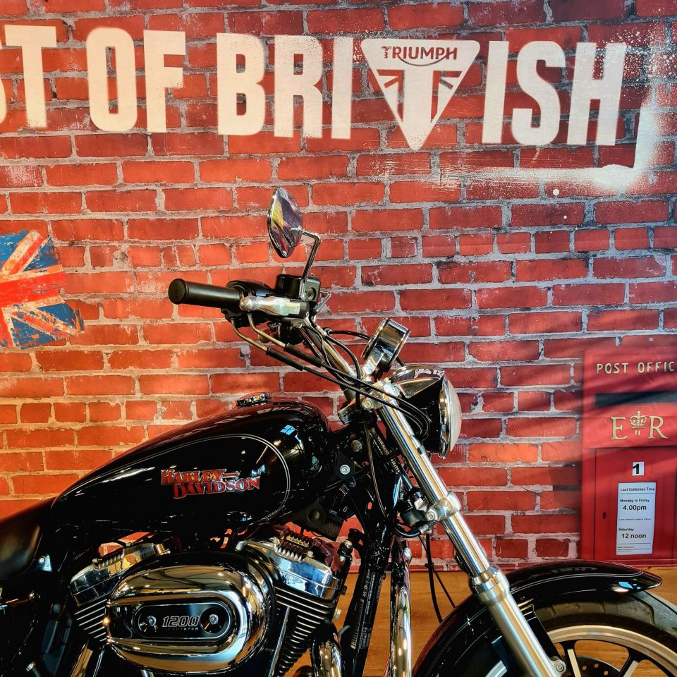 HARLEY-DAVIDSON SPORTSTER SUPERLOW 1200 4