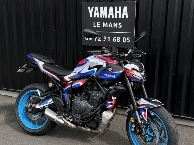YAMAHA MT-07 4