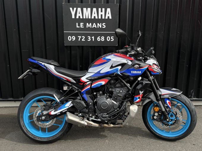 YAMAHA MT-07 4
