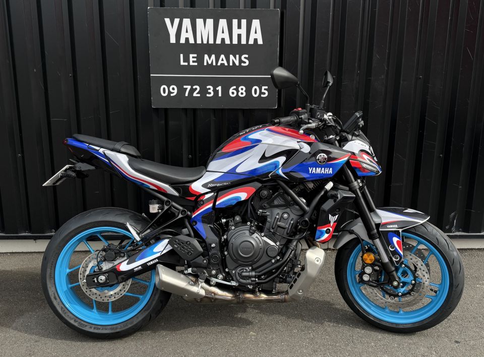 YAMAHA MT-07 4