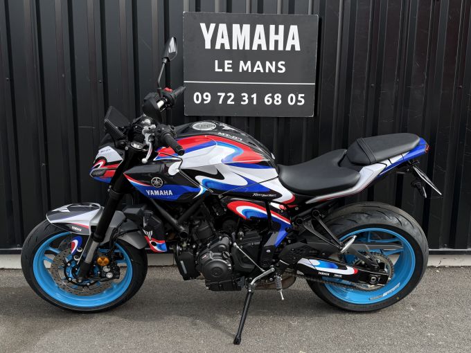 YAMAHA MT-07 4