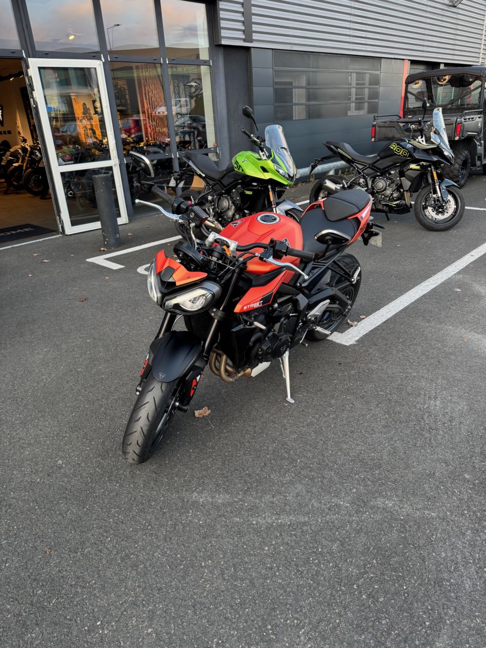 TRIUMPH STREET TRIPLE 765 R 4