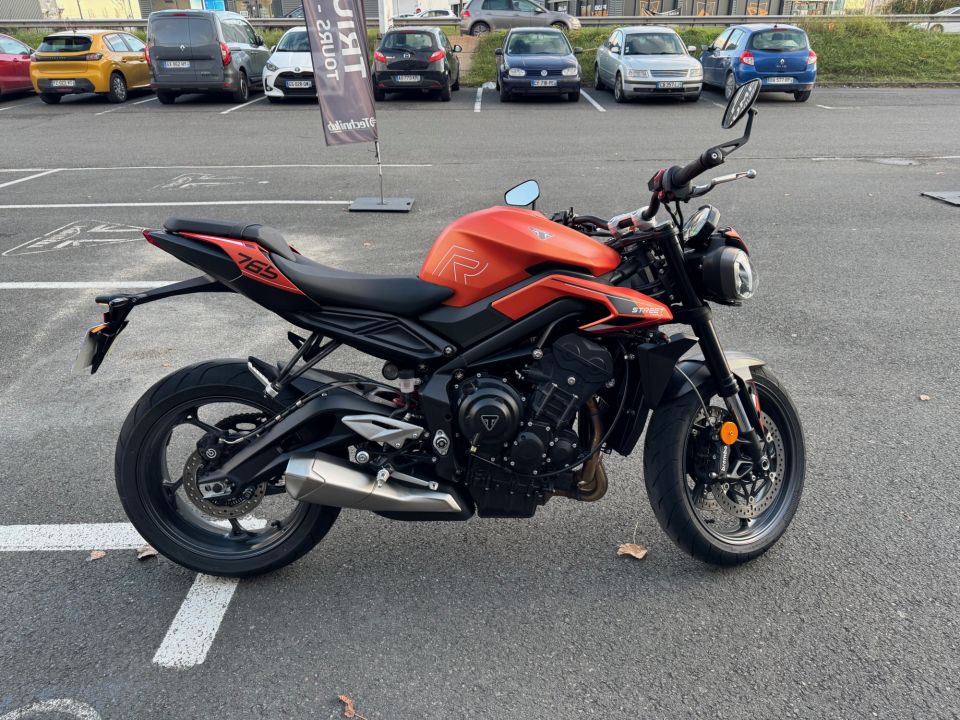 TRIUMPH STREET TRIPLE 765 R 4