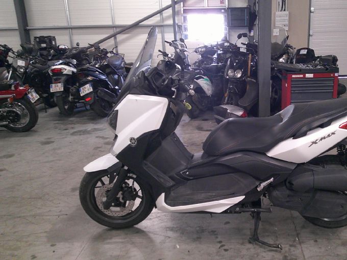YAMAHA XMAX 125 4