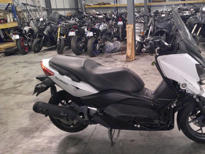 YAMAHA XMAX 125 4