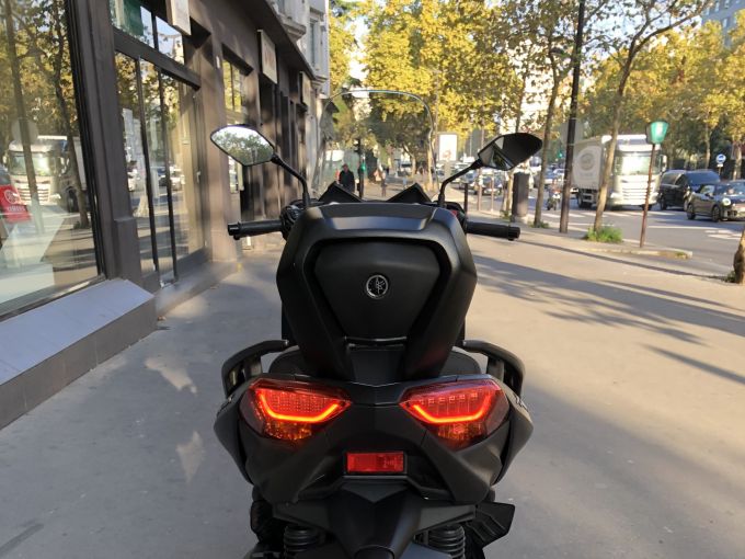 YAMAHA XMAX 125 4