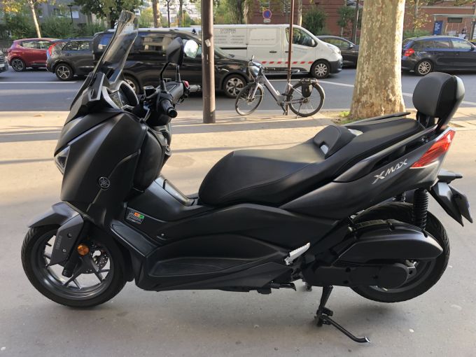 YAMAHA XMAX 125 4