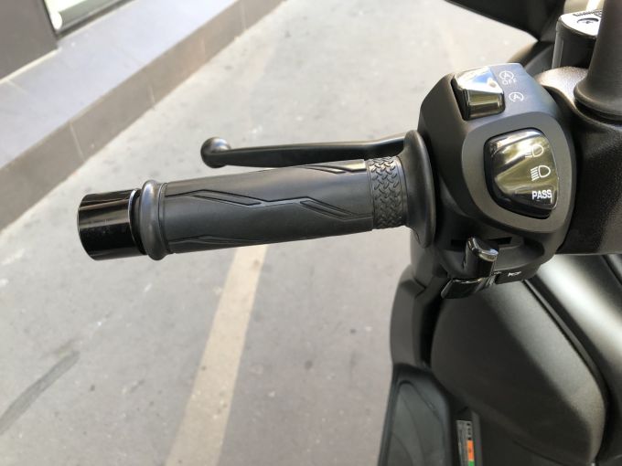 YAMAHA XMAX 125 4