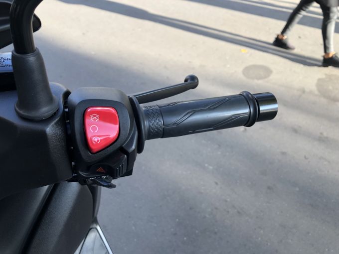 YAMAHA XMAX 125 4