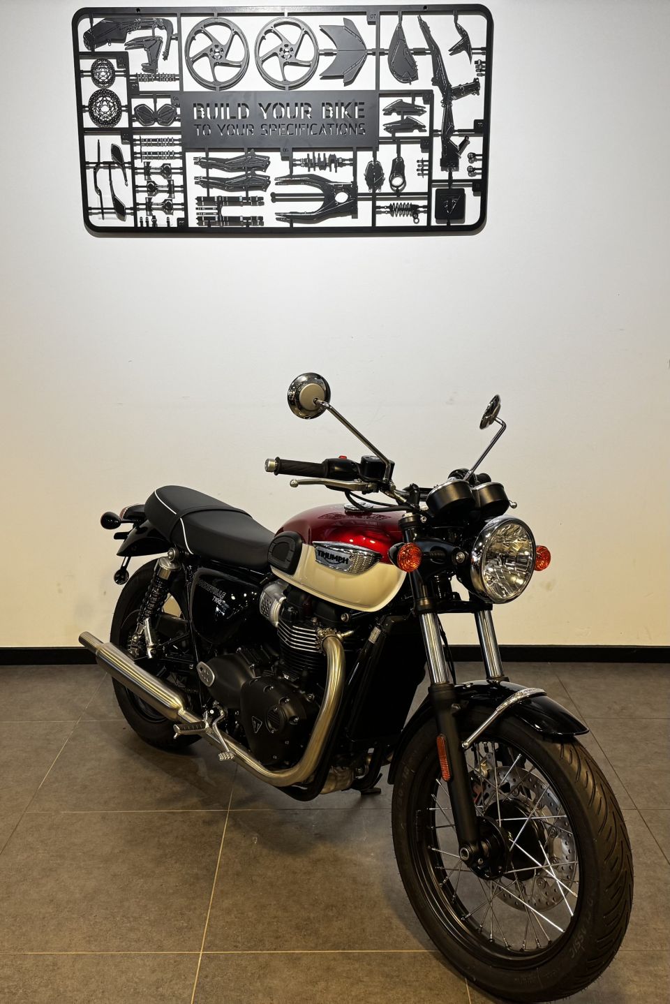 TRIUMPH Bonneville T100 4