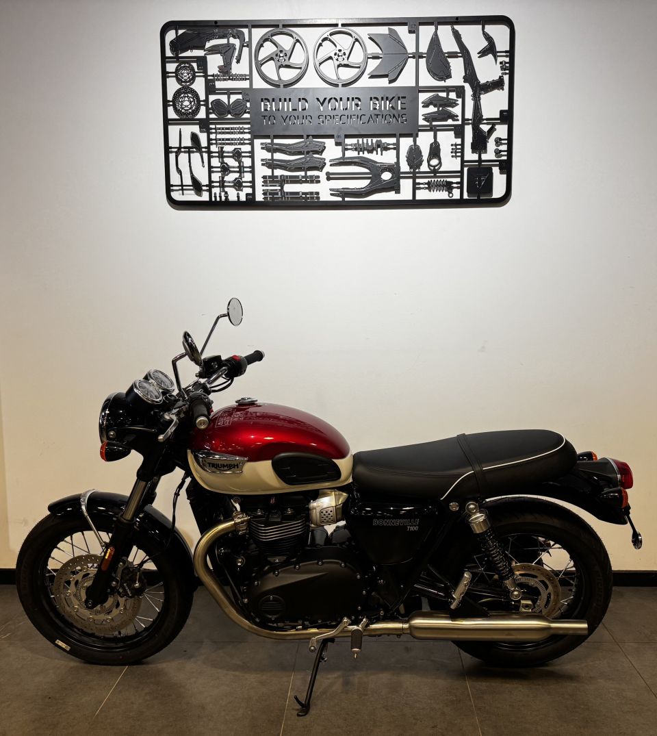 TRIUMPH Bonneville T100 4