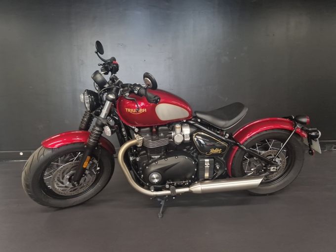 TRIUMPH BONNEVILLE BOBBER 1200 GOLD LINE Edition 4