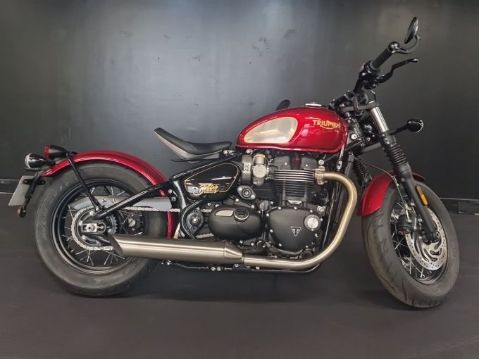 TRIUMPH BONNEVILLE BOBBER 1200 GOLD LINE Edition 4