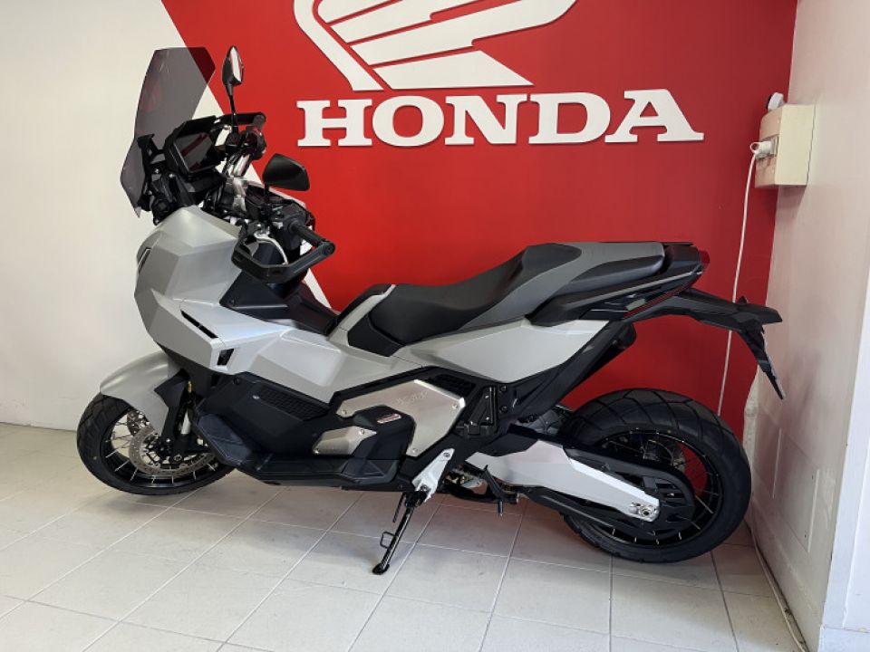 HONDA X-ADV 750 4