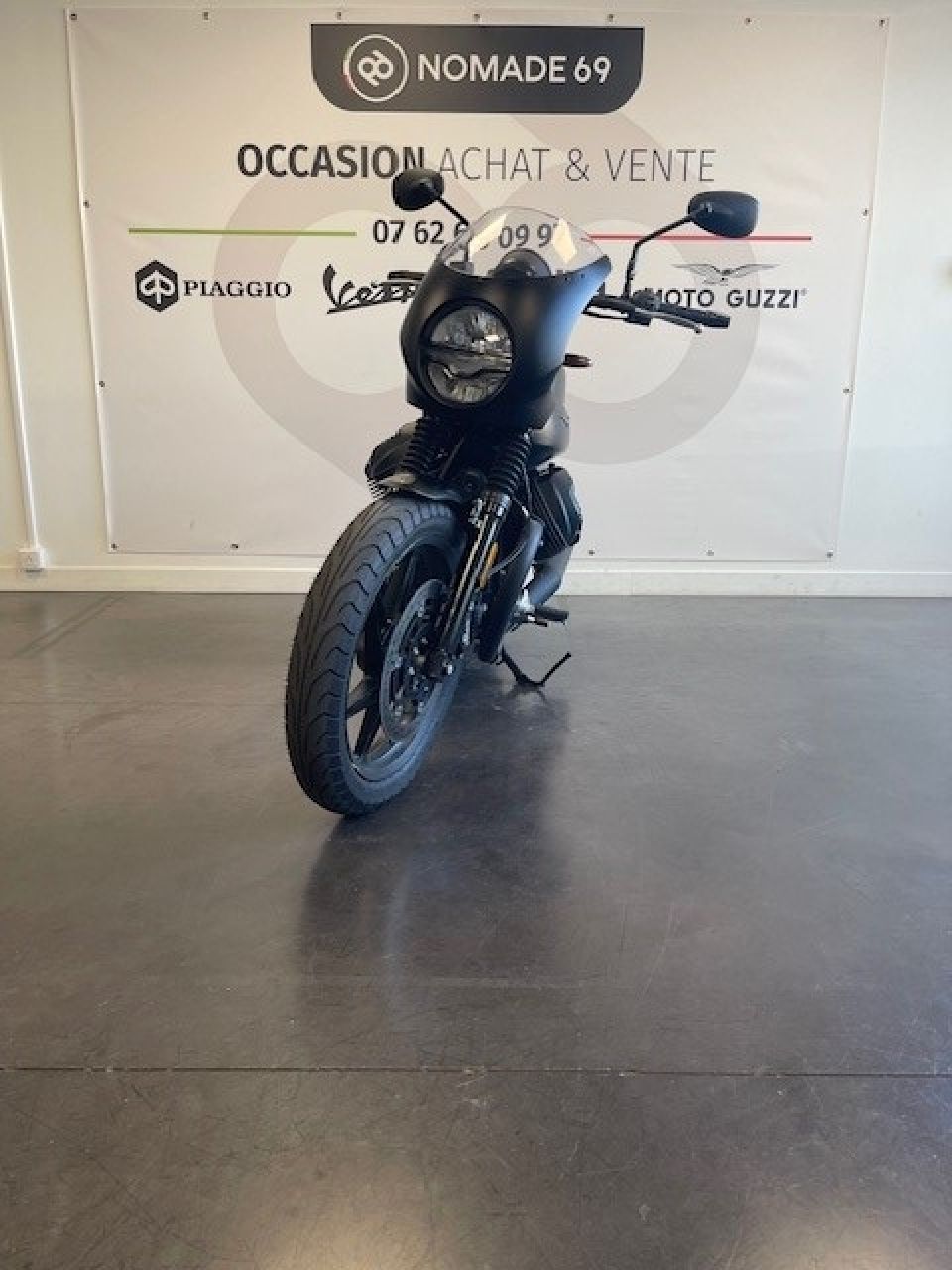 MOTO GUZZI V7 STONE 4