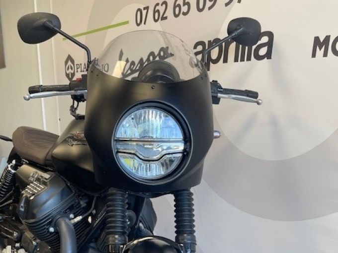 MOTO GUZZI V7 STONE 4