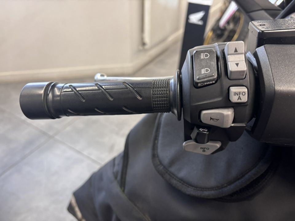 HONDA NSS FORZA 125 4