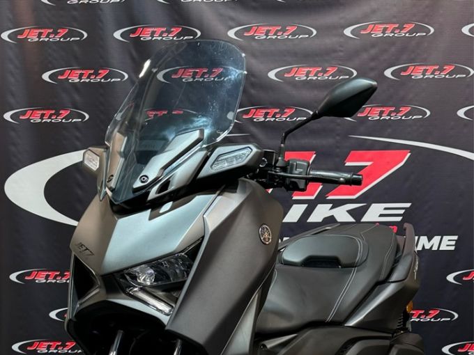 YAMAHA XMAX 300 4