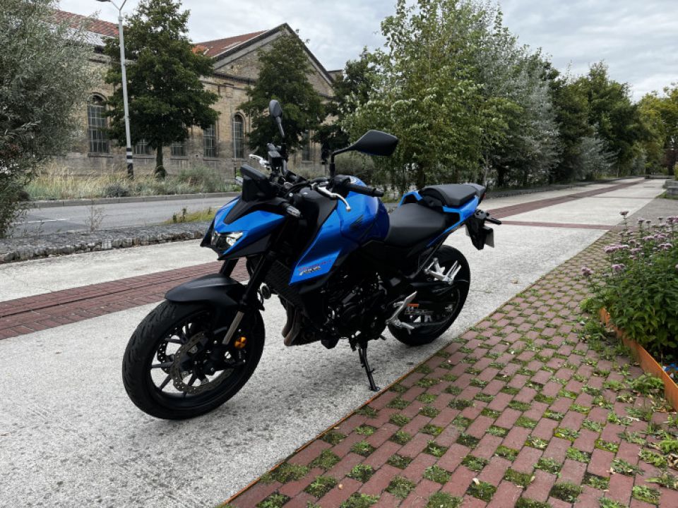HONDA CB 750 HORNET 4
