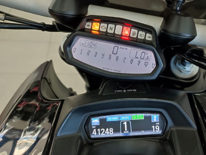 DUCATI DIAVEL 4