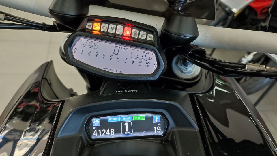 DUCATI DIAVEL 4
