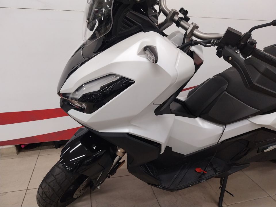 HONDA ADV 4