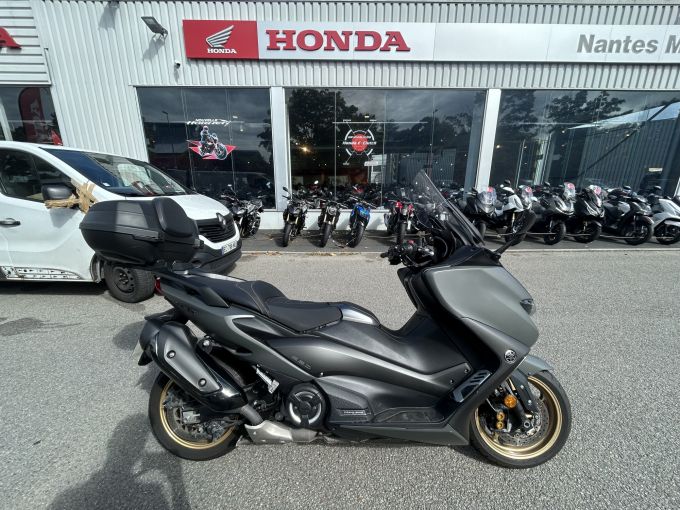 YAMAHA XP560D 4