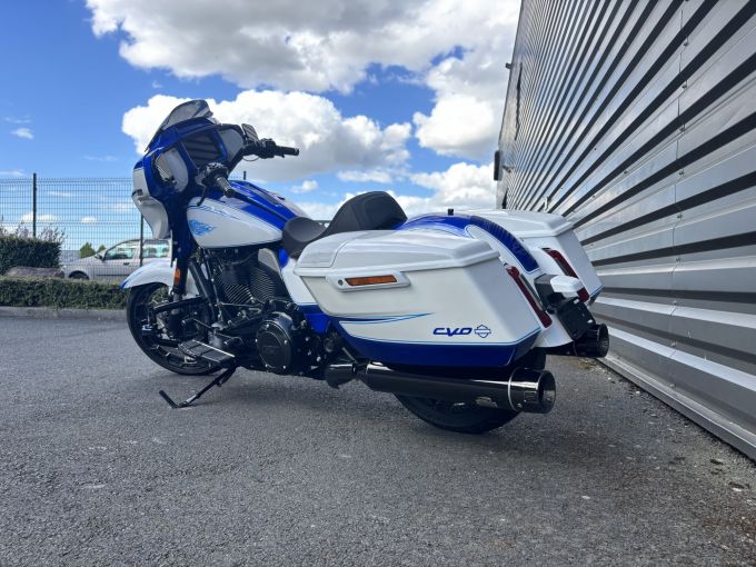 HARLEY-DAVIDSON TOURING STREET GLIDE 1977 CVO  4