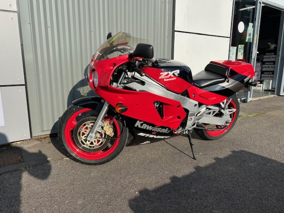 KAWASAKI ZXR 750 STINGER 4