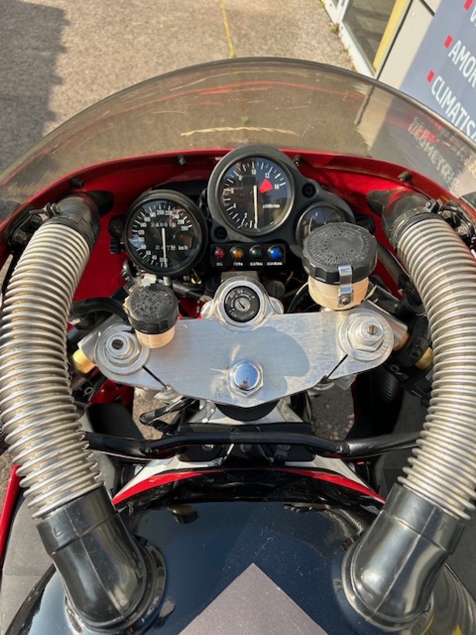 KAWASAKI ZXR 750 STINGER 4