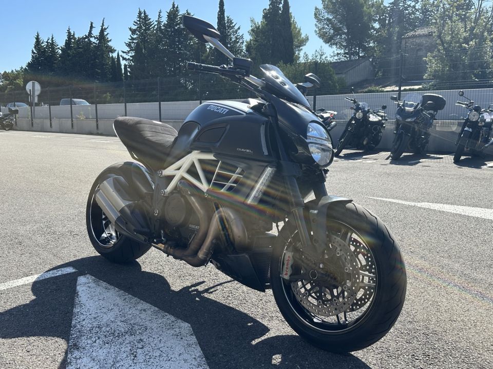 DUCATI DIAVEL AMG 4
