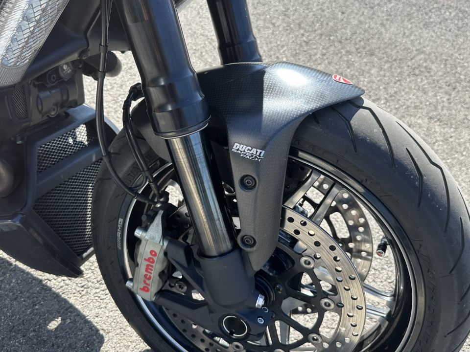 DUCATI DIAVEL AMG 4