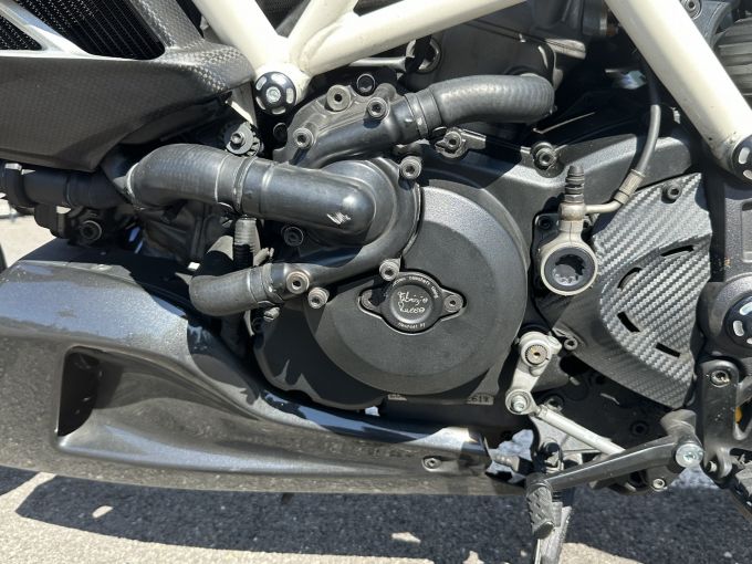 DUCATI DIAVEL AMG 4