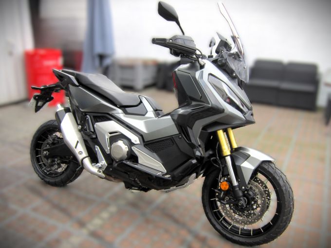 HONDA X-ADV 4