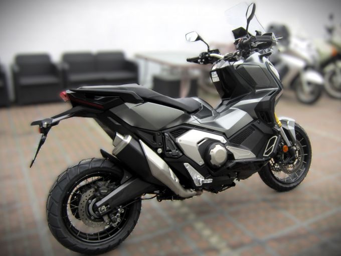 HONDA X-ADV 4