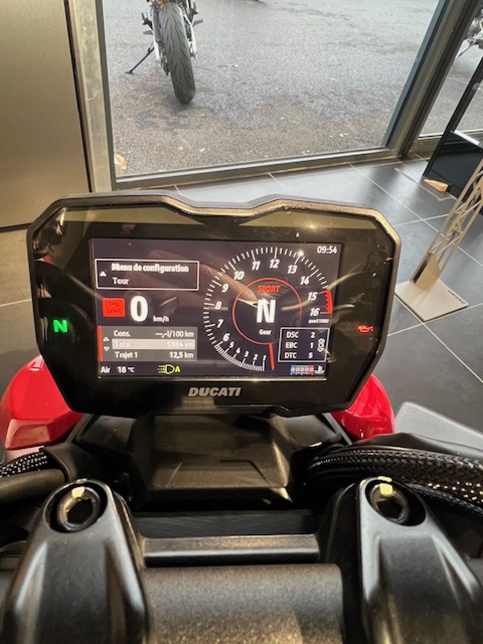 DUCATI 1098 STREET FIGHTER S 4