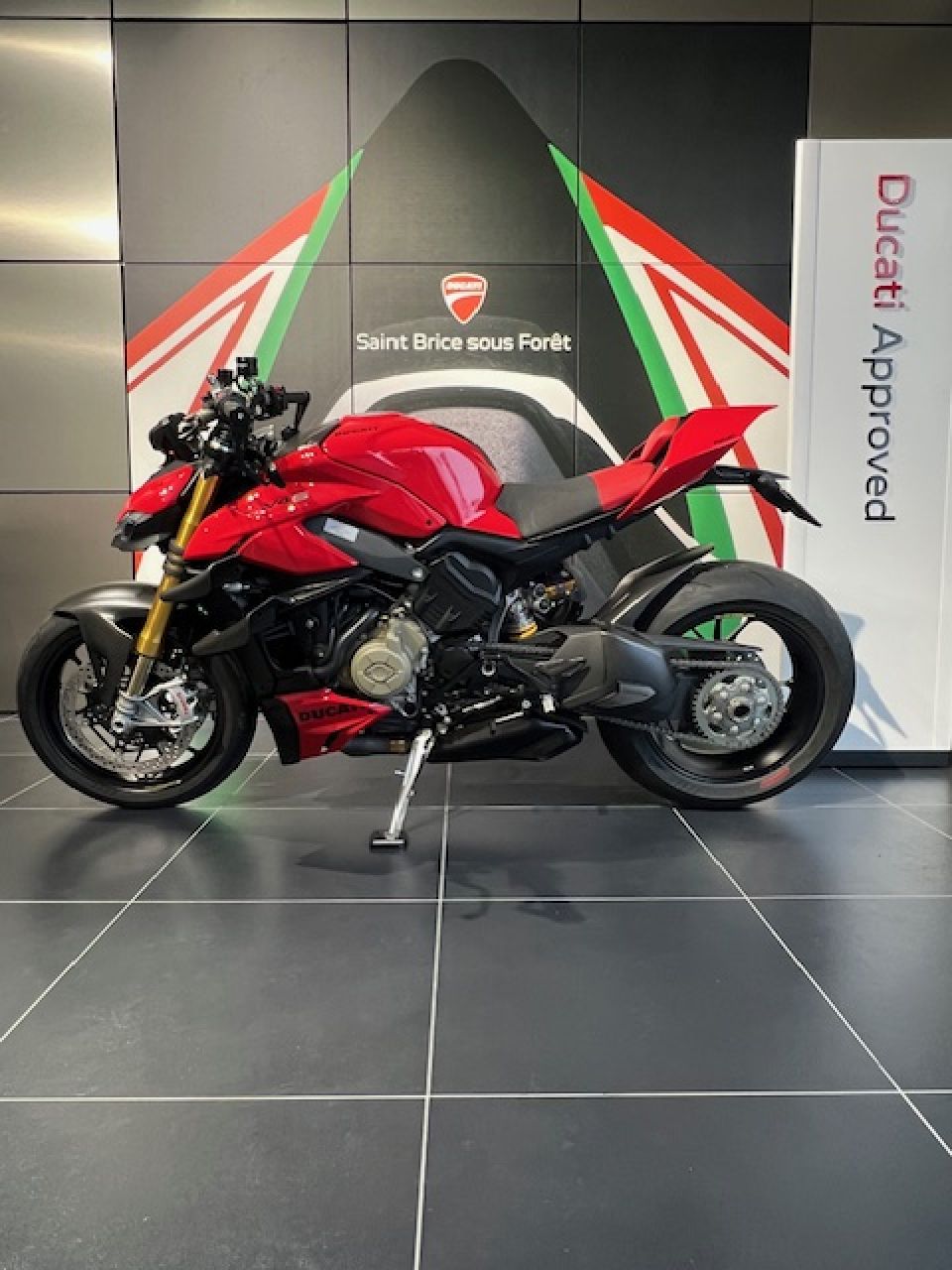 DUCATI 1098 STREET FIGHTER S 4