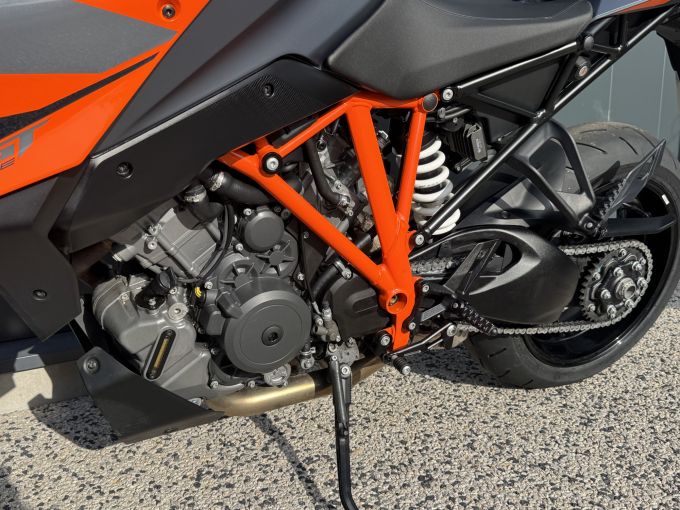 KTM KTM 1290 SUPER DUKE GT 2023 4