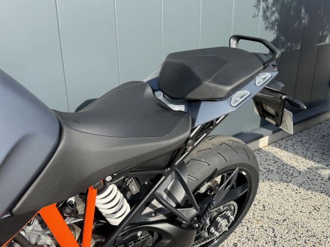 KTM KTM 1290 SUPER DUKE GT 2023 4