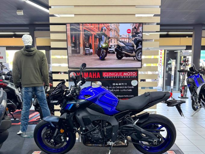 YAMAHA MT-10 4