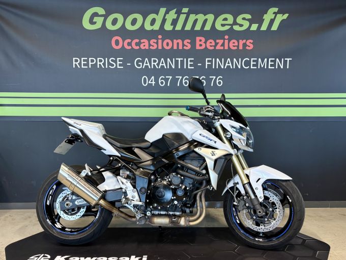 SUZUKI GSR 750 4