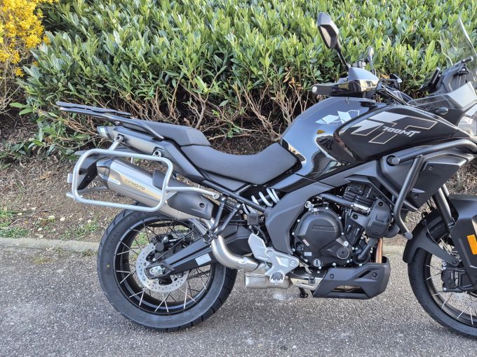 CF MOTO MT 700 4