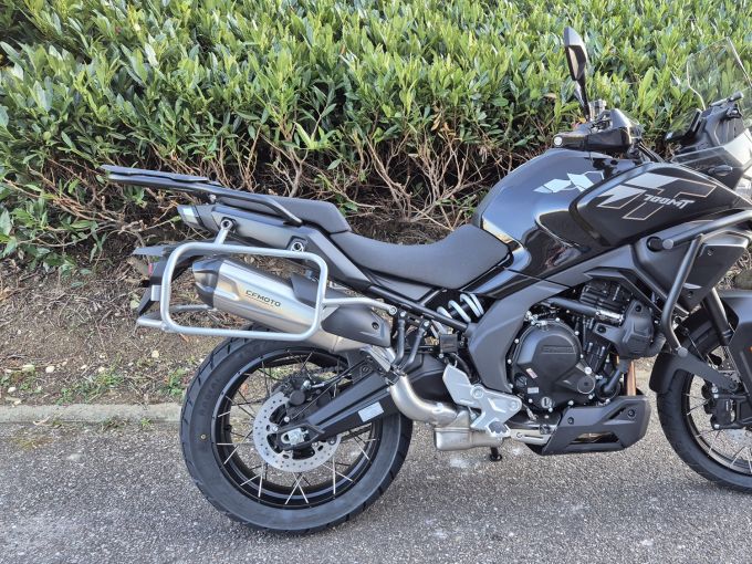 CF MOTO MT 700 4