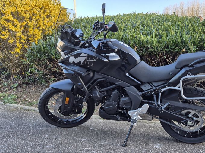 CF MOTO MT 700 4