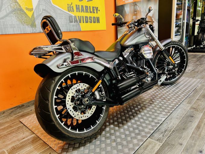 HARLEY-DAVIDSON SOFTAIL BREAKOUT 1690 4
