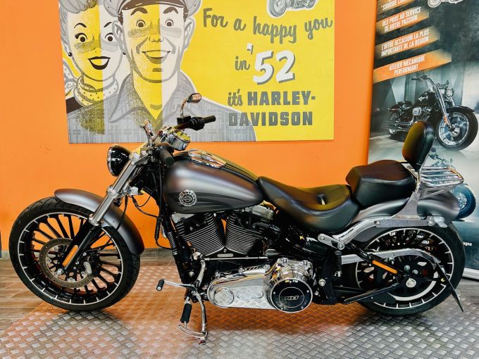 HARLEY-DAVIDSON SOFTAIL BREAKOUT 1690 4